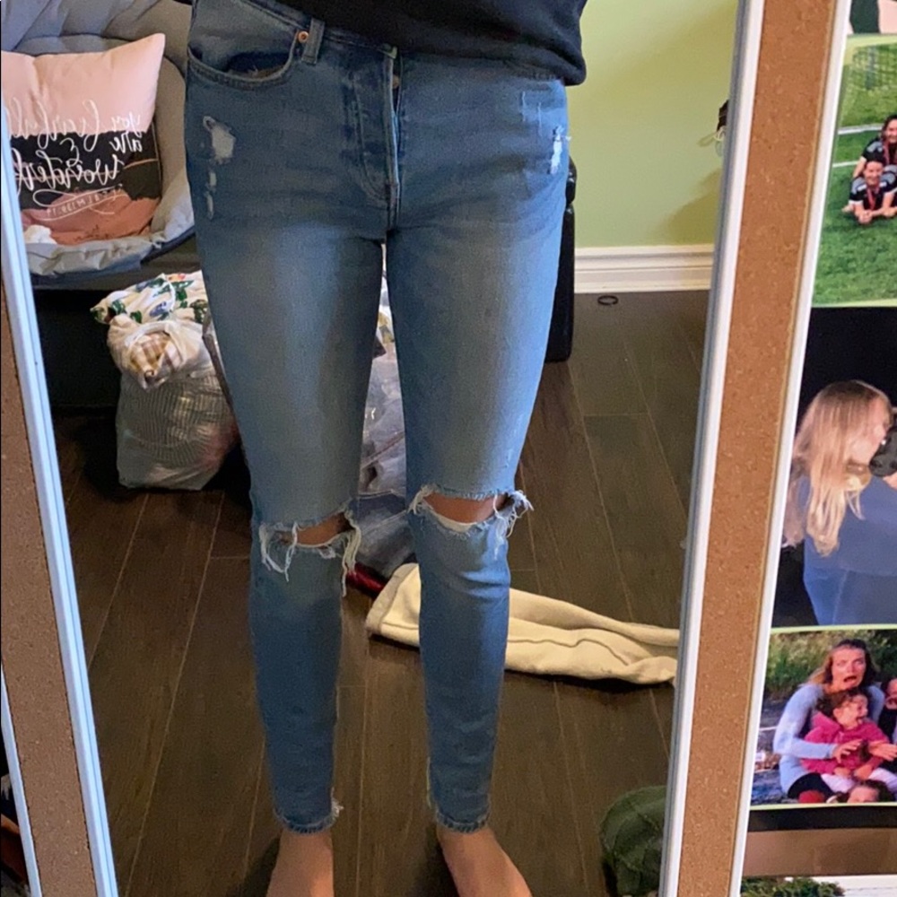 Ripped skinny jeans